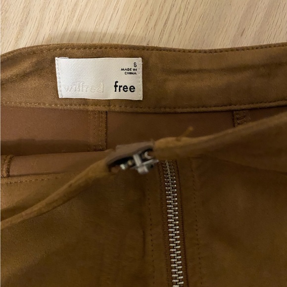 Aritzia Wilfred Free suede skirt - Picture 2 of 2